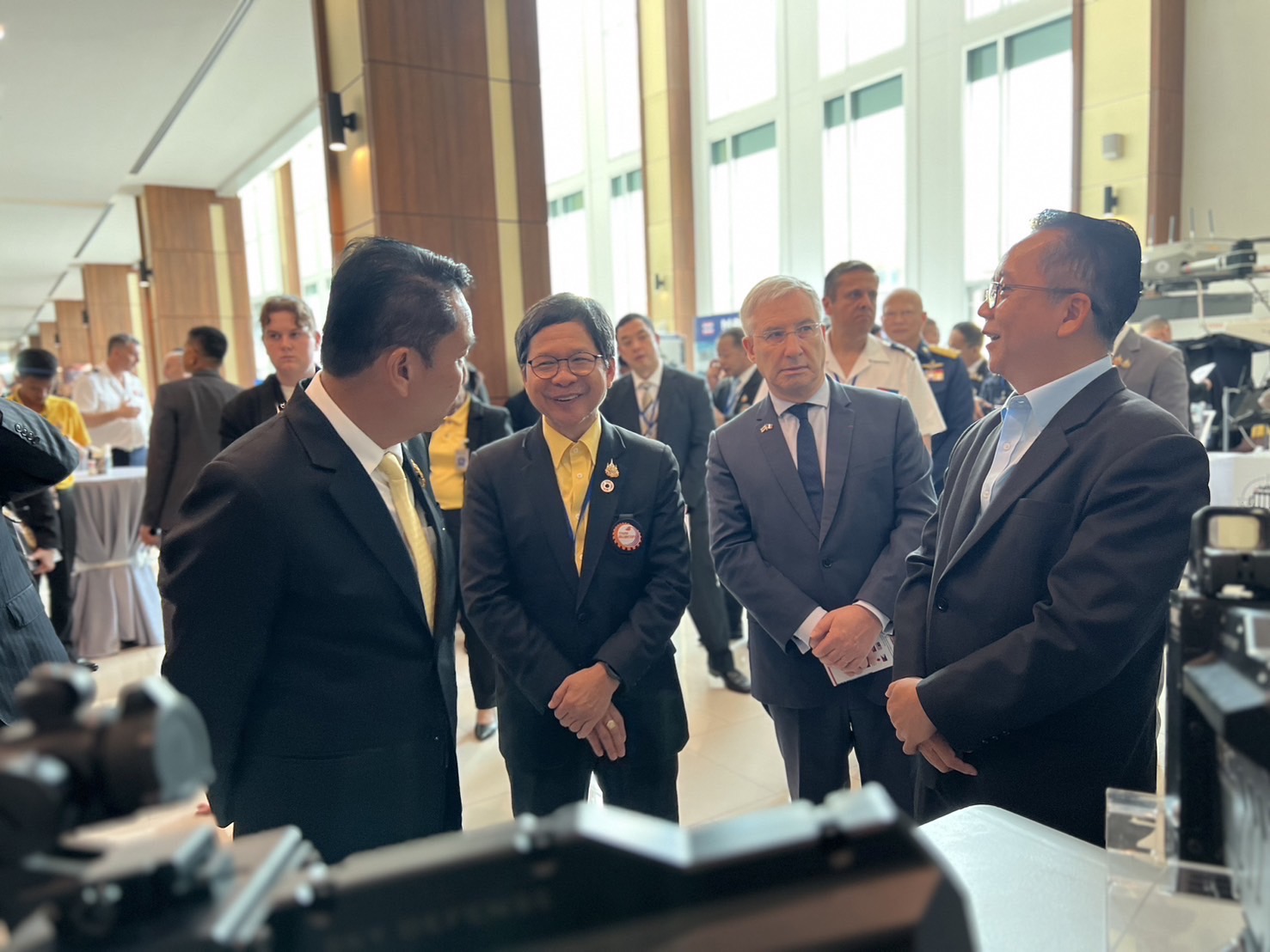 President of the Thai Subcontracting Promotion Association along with members of the defense industry cluster and aviation industry cluster Participated in the defense industry discussion event between Thailand - France.